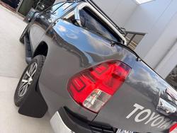 2017 Toyota Hilux SR5