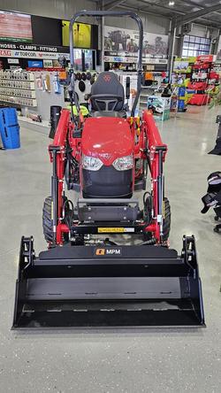 2025 Massey Ferguson 1Gc.25 Red