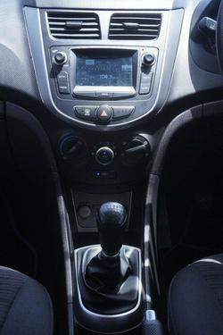 2016 Hyundai Accent Active