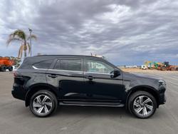 2025 Isuzu MU-X LS-T