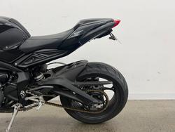 2018 Triumph STREET TRIPLE S 660 LAMS Black