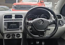 2016 Volkswagen Polo 81TSI beats 6R MY17 Deep Black