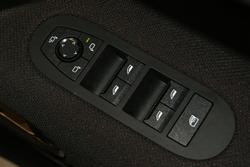 2025 MINI Aceman JCW E Favoured