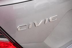 2019 Honda Civic VTi-S