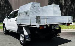 2016 Nissan Navara RX