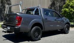 2022 Nissan Navara SL