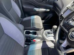 2022 Nissan Navara SL