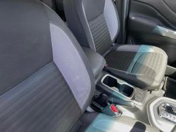 2022 Nissan Navara SL