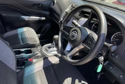 2022 Nissan Navara SL