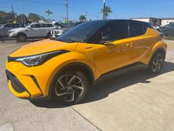 2022 Toyota C-HR Koba ZYX10R Hornet Yellow with Black Roof