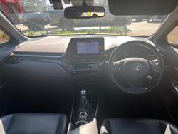 2022 Toyota C-HR Koba ZYX10R Hornet Yellow with Black Roof