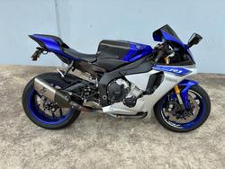 Yamaha YZF-R1