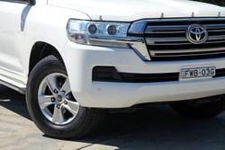2017 Toyota Landcruiser GXL VDJ200R 4X4 Dual Range Glacier White