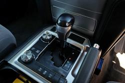 2017 Toyota Landcruiser GXL VDJ200R 4X4 Dual Range Glacier White