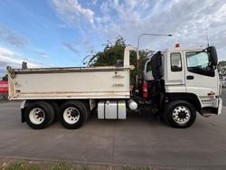 2011 Isuzu Cxy Giga WHITE