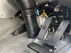 2011 Isuzu Cxy Giga WHITE