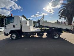 2013 Isuzu Frr 600 WHITE