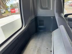 2013 Isuzu Frr 600 WHITE