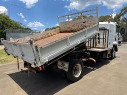 2013 Isuzu Frr 600 WHITE