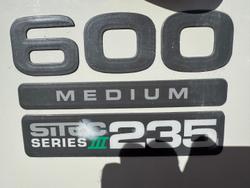2013 Isuzu Frr 600 WHITE