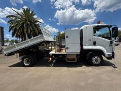 2013 Isuzu Frr 600 WHITE