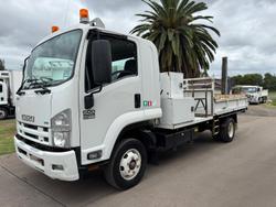 2013 Isuzu Frr 600 WHITE