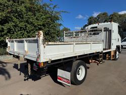 2013 Isuzu Frr 600 WHITE