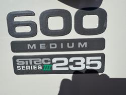2013 Isuzu Frr 600 WHITE