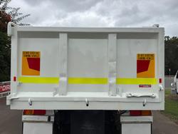 2011 Hino 700 Series SS2848 WHITE