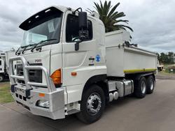 2011 Hino 700 Series SS2848 WHITE