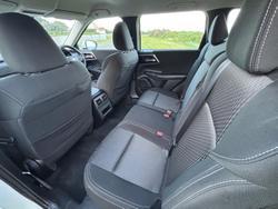 2022 Mitsubishi Outlander ES