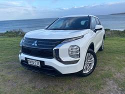 2022 Mitsubishi Outlander ES