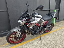 2023 Kawasaki Z900 SUPERNAKED (ZR900) RED