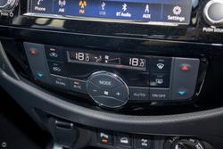 2025 Nissan Navara ST-X D23 MY25 4X4 Dual Range Black Star