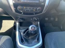 2015 Nissan Navara ST