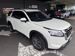 2024 Nissan Pathfinder ST-L