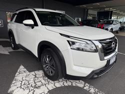 2024 Nissan Pathfinder ST-L