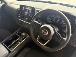 2024 Nissan Pathfinder ST-L