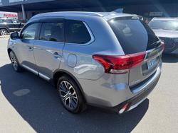 2017 Mitsubishi Outlander LS Safety Pack