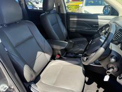 2017 Mitsubishi Outlander LS Safety Pack