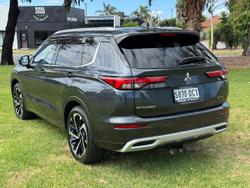 2024 Mitsubishi Outlander Exceed