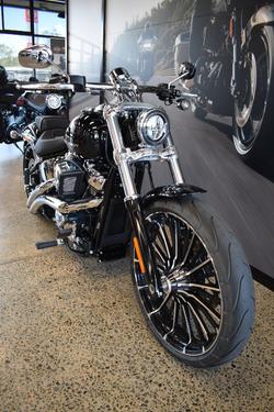 2025 Harley-davidson FXBR BREAKOUT (117) VIVID BLACK