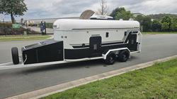 2025 McNeill 4 Dog Super Deluxe