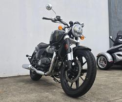 2025 Royal Enfield Super Meteor 650 Meteor Green