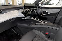 2025 Peugeot 5008 GT Premium Hybrid