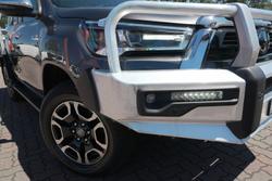 2022 Toyota Hilux SR5