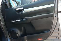 2022 Toyota Hilux SR5