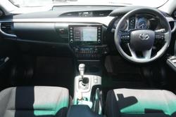 2022 Toyota Hilux SR5