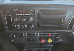 2021 Freightliner Cascadia WHITE