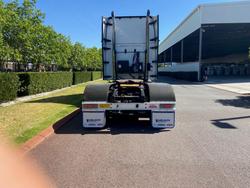 2021 Freightliner Cascadia WHITE